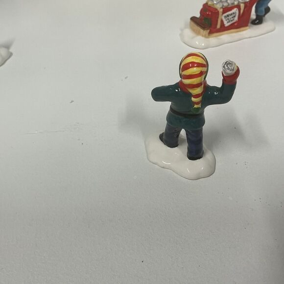 "EARLY MORNING DELIVERY" DEPT 56 THE SNOW VILLAGE #5431-3 - Picture 8 of 13